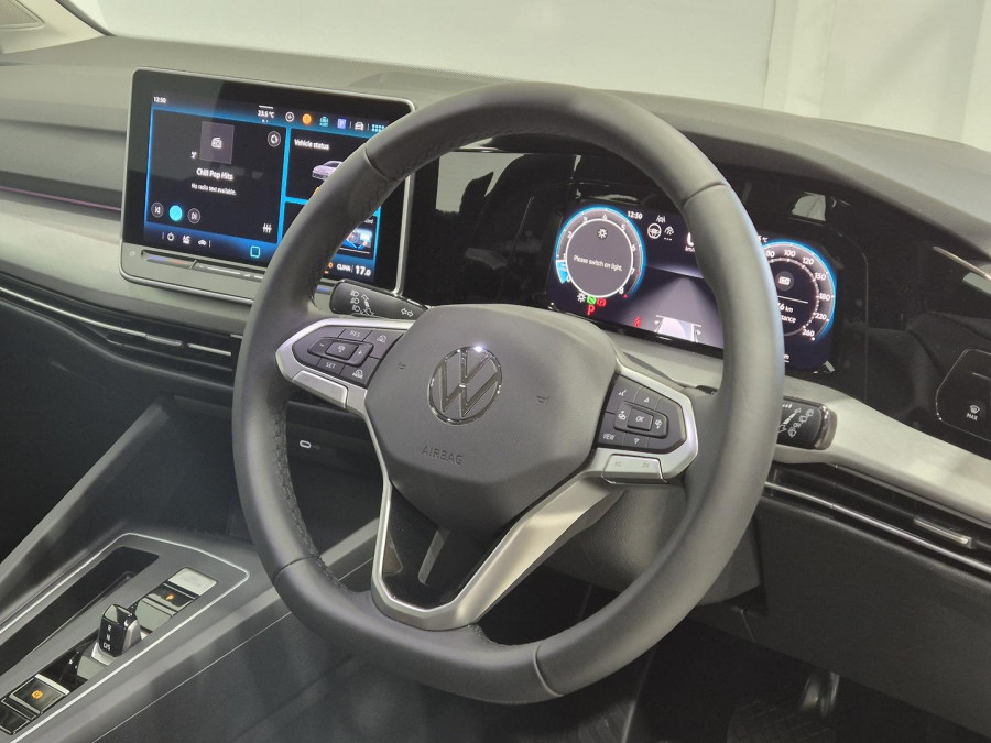 2025 Volkswagen Golf 8.5 110TSI Life Hatch Image 25