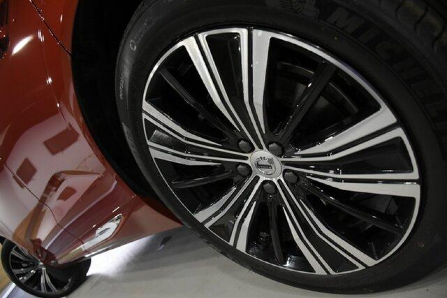 2023 Volvo XC60 UZ Ultimate B5 Bright SUV Image 19