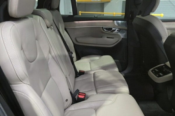2025 MY26 Volvo XC90 L Series Ultra B5 Dark SUV Image 6