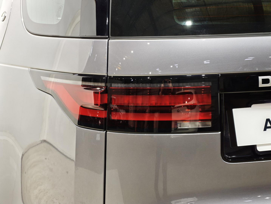 2025 Land Rover Discovery Series 5 D350 S SUV Image 20