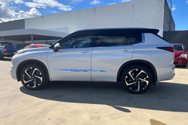 2023 Mitsubishi Outlander ZM Exceed Tourer SUV Image 4