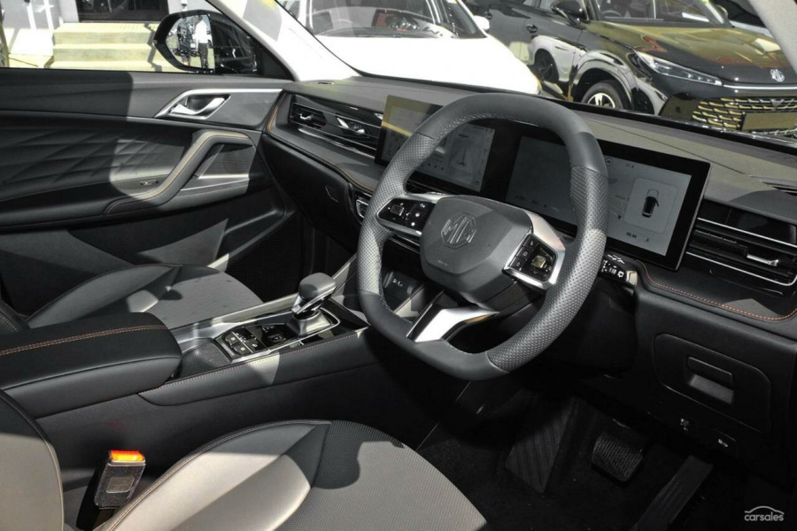 2026 MY25 MG HS AS33 Essence SUV Image 7