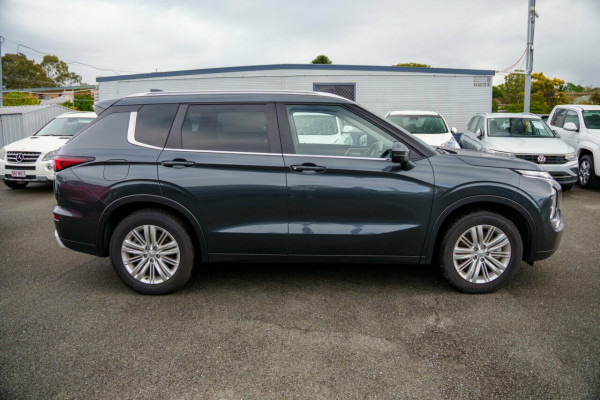 2024 Mitsubishi Outlander ZM LS SUV Image 4