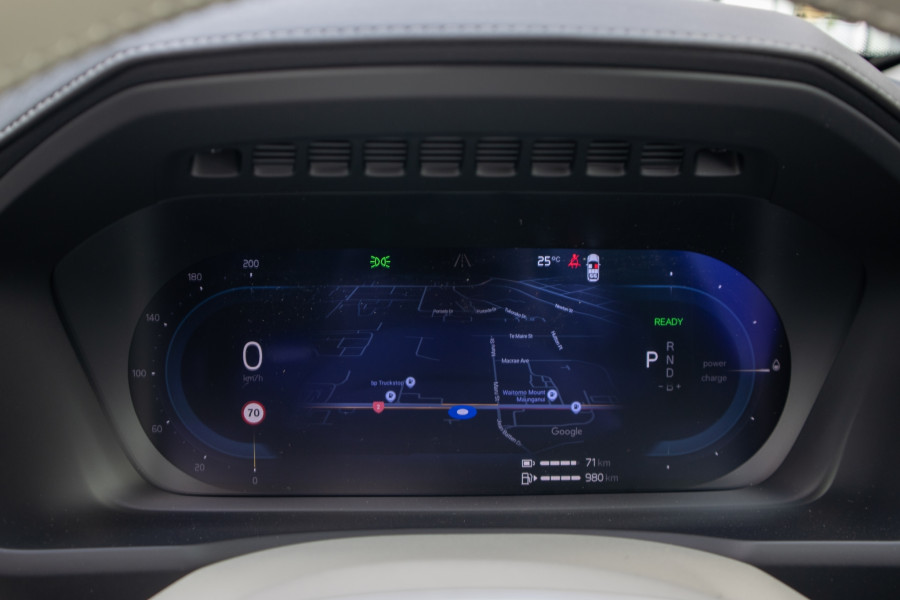 2025 Volvo XC90 T8 ULTRA PHEV Sedan Image 18