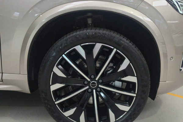 2024 MY25 Volvo XC90 L Series Ultra B5 Bright SUV Image 8