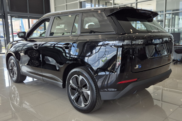 2026 Jaecoo J5  Summit SUV Image 3