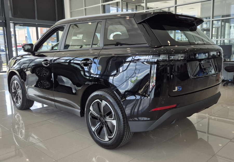 2026 Jaecoo J5  Summit SUV Image 3