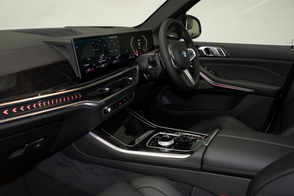 2025 BMW X5 G05 LCI xDrive30d M Sport SUV image 8