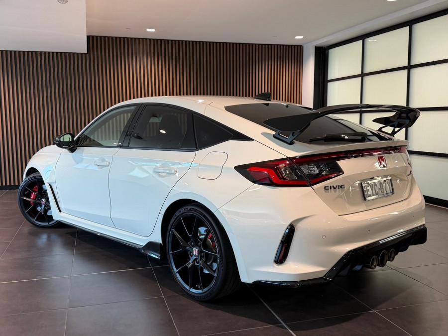 2023 Honda Civic 11th Gen Type R Hatch Image 2
