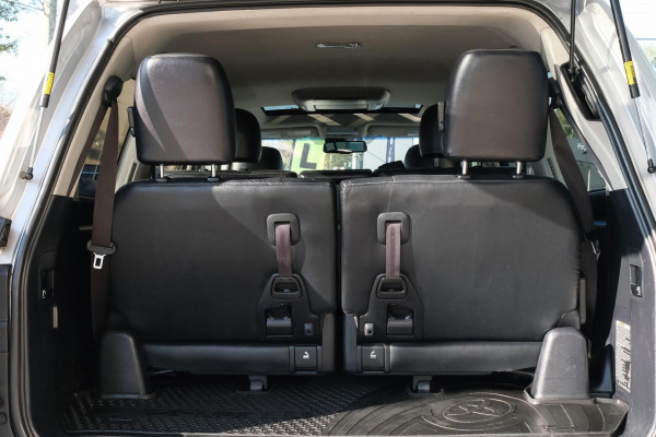 2014 MY13 Toyota LandCruiser VDJ200R Sahara SUV Image 12