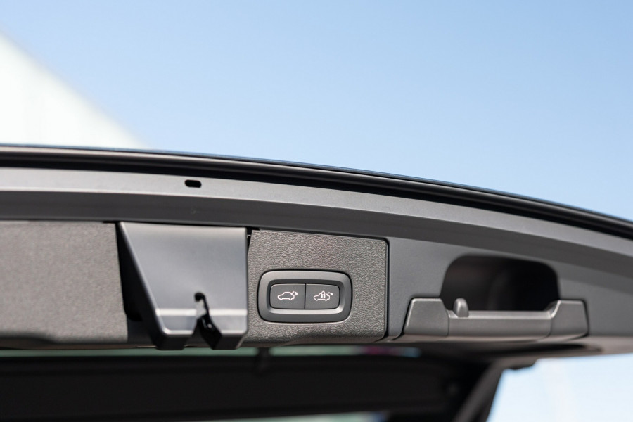 2026 Volvo XC60 UZ Plus B5 Bright SUV Image 19