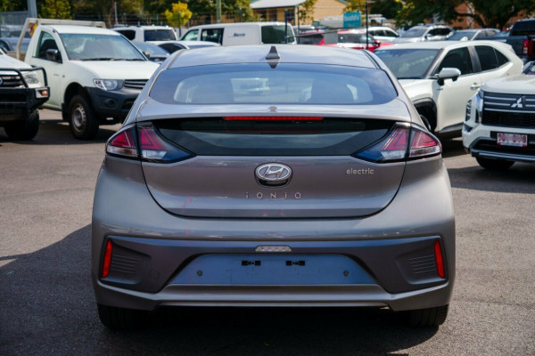2022 Hyundai IONIQ AE.V4 Electric Elite Coupe Image 3
