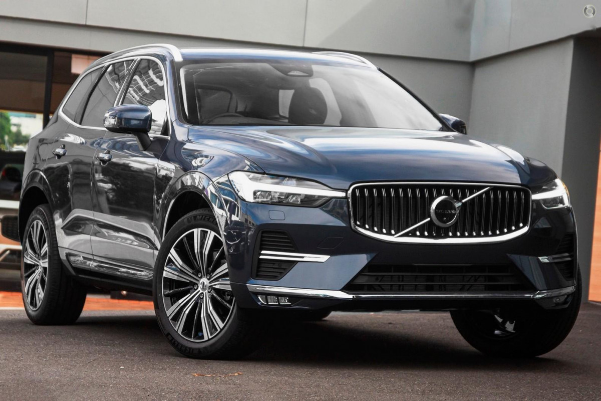 Volvo XC60 2023 PLUS DARK DENIM BLUE - Pictures