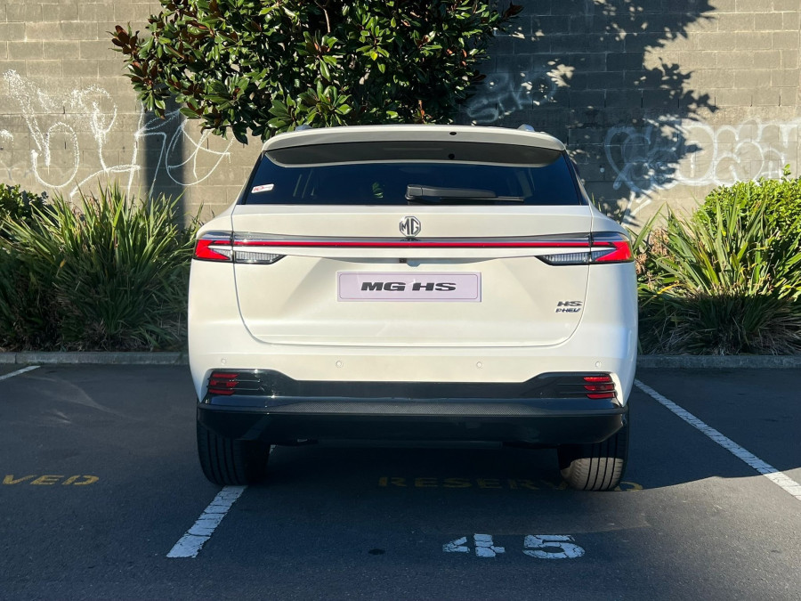 2026 MG HS Plug-in Hybrid Essence SUV Image 4