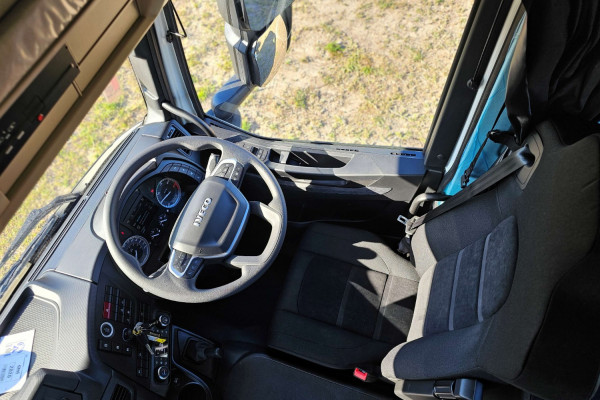 2025 Iveco S-way AXLE RIGIDS Cab Chassis Image 19