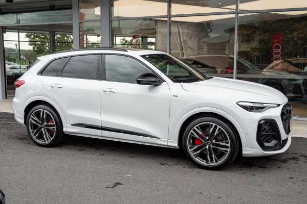 2026 Audi Q5 e-hybrid 270kW SUV image 3