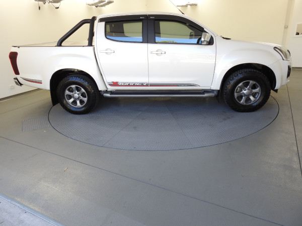 Used 16 Isuzu Ute D Max X Runner Gold Coast Frizelle Sunshine Automotive