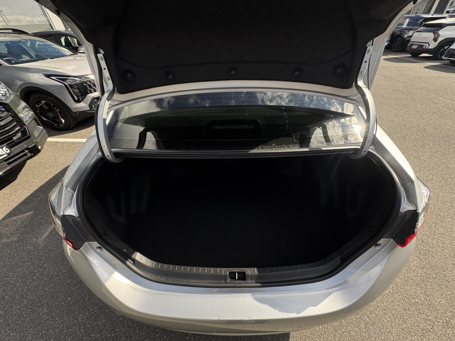 2018 Toyota Corolla ZRE172R ZR Sedan Image 8