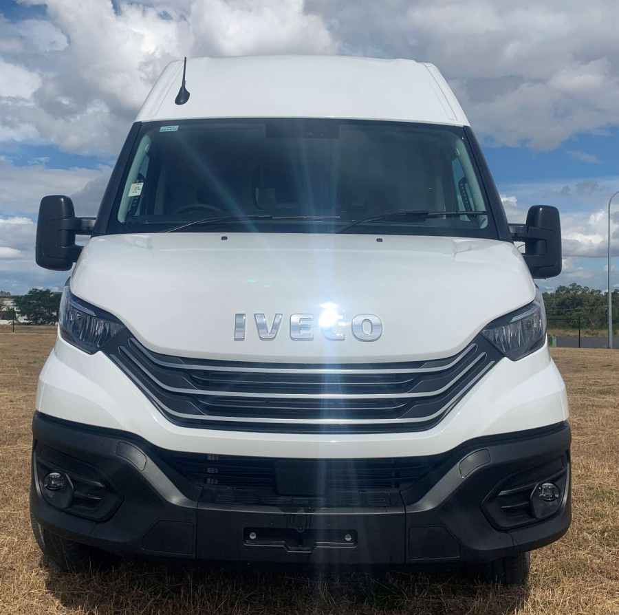 2025 Iveco Daily Van Van Image 2