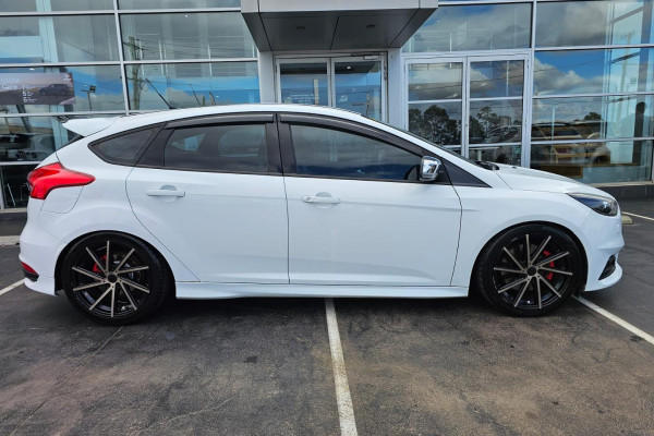 2017 Ford Focus LZ ST Hatch