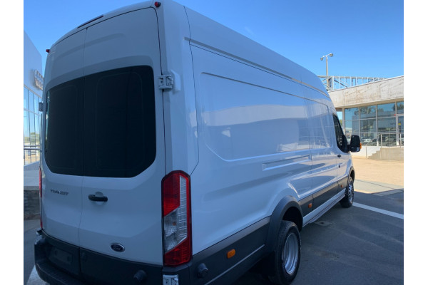 2018 MY17.75 Ford Transit Cab chassis Image 5
