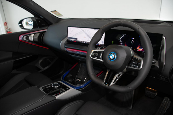 2026 BMW X3 G45 30e xDrive SUV image 6