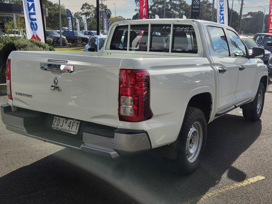 2025 Mitsubishi Triton MV GLX Ute Image 8