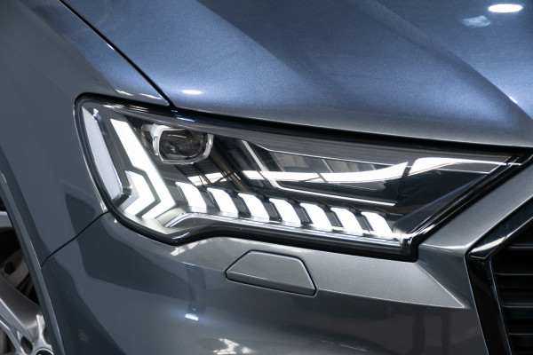 2021 Audi Q7 4M 55 TFSI S line SUV Image 2