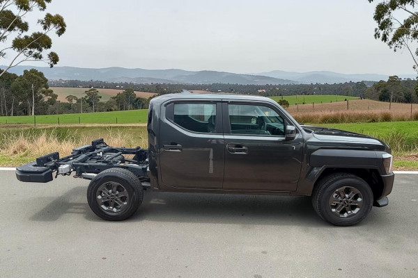 2025 MY26 Kia Tasman TK SX Cab Chassis Image 2