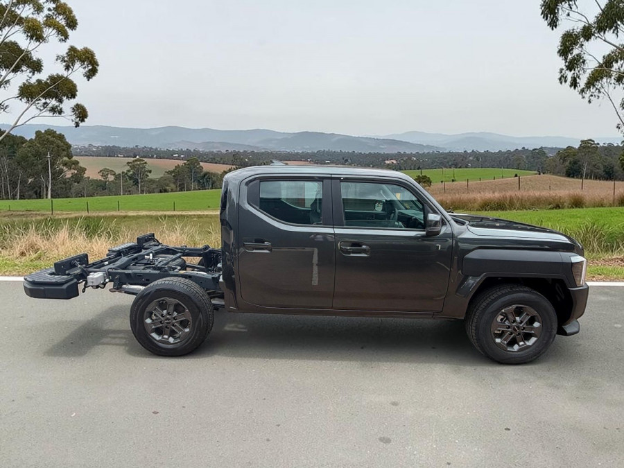 2025 MY26 Kia Tasman TK SX Cab Chassis Image 2