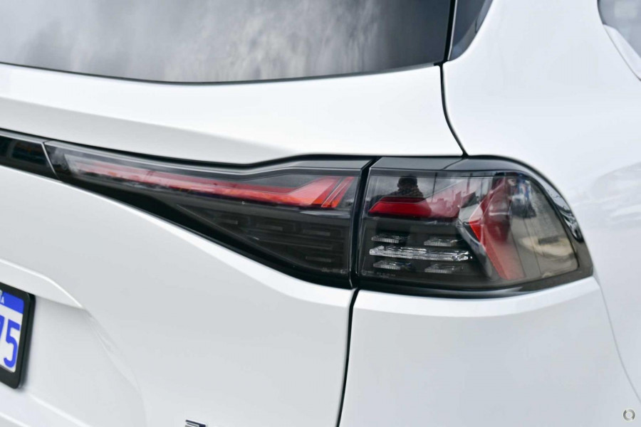 2026 MY25.5 Isuzu MU-X RJ LS-T SUV Image 12