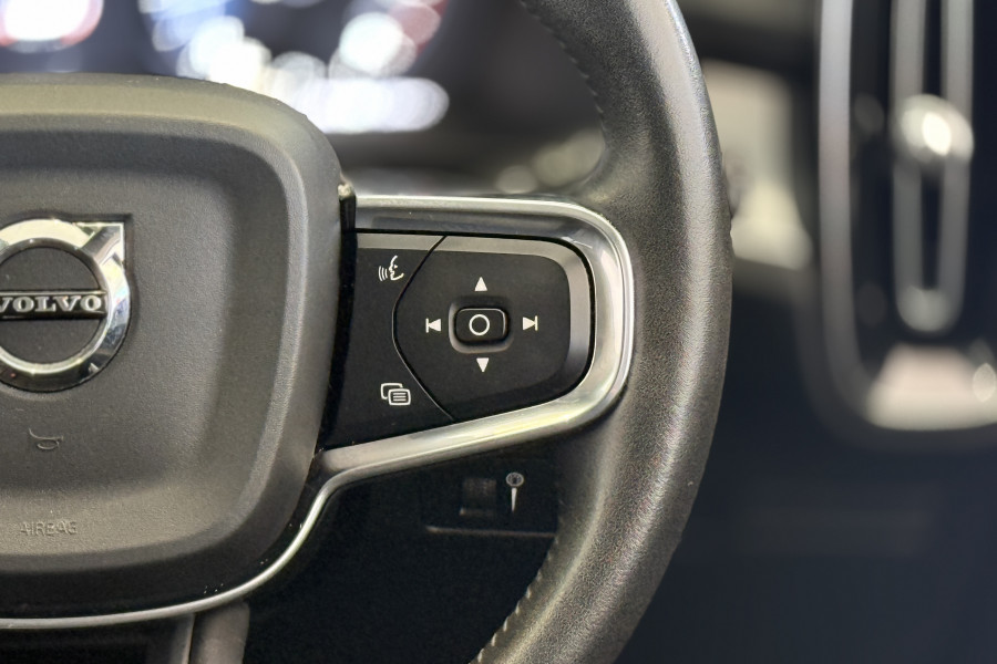2021 Volvo XC40 XZ T4 Momentum SUV Image 18
