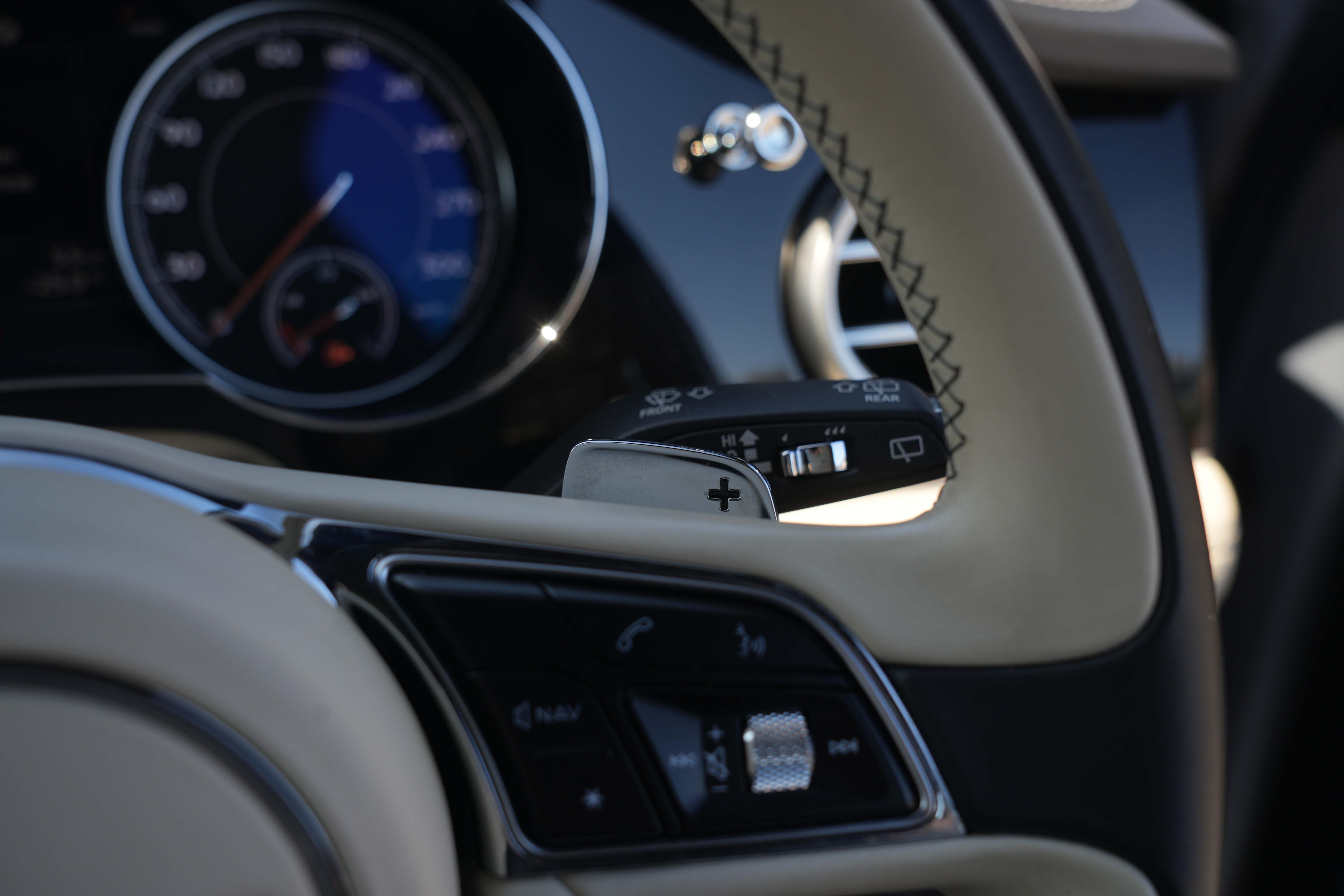 2017 Bentley Bentayga W12 SUV Image 15