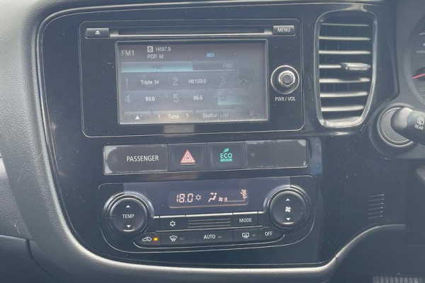 2016 Mitsubishi Outlander ZK LS SUV Image 15