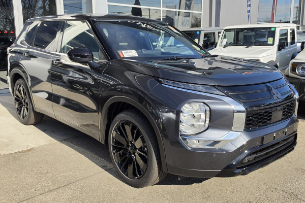 2026 Mitsubishi Outlander ZM Black Edition SUV Image 4