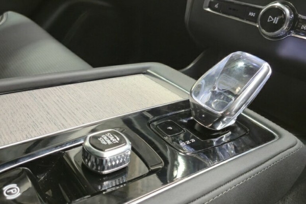 2025 Volvo XC90 L Series Ultra B5 Bright SUV Image 14