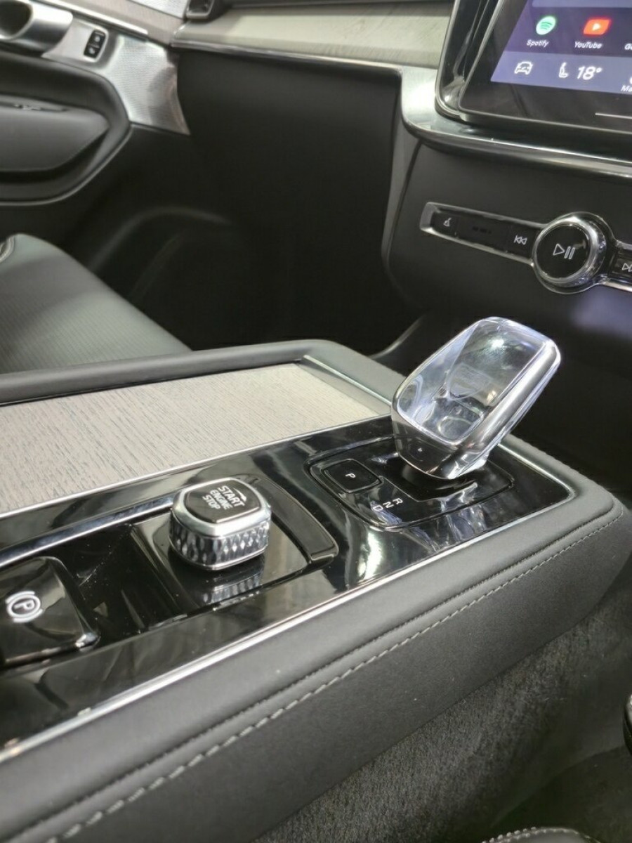 2025 Volvo XC90 L Series Ultra B5 Bright SUV Image 14