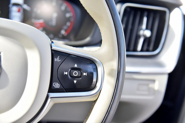 2020 MY21 Volvo XC60 UZ T5 Momentum SUV Image 20