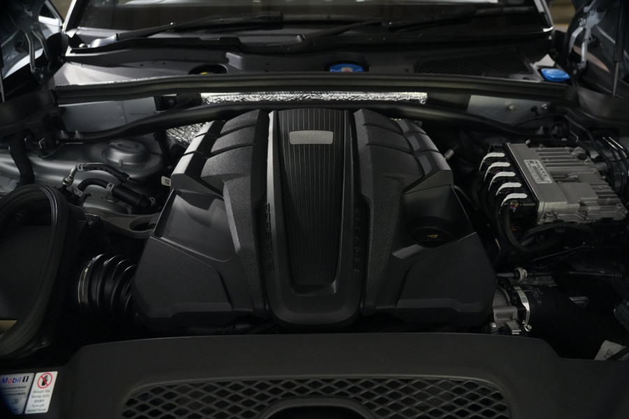 2019 Porsche Macan S SUV Image 28
