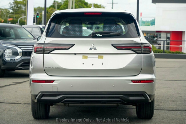 2025 Mitsubishi Outlander ZM ES SUV Image 5