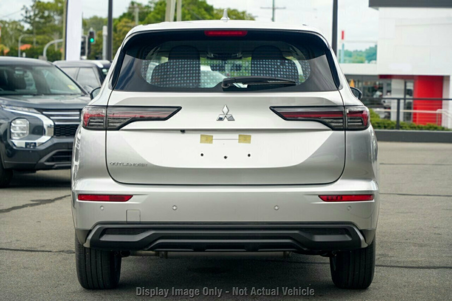 2025 Mitsubishi Outlander ZM ES SUV Image 5