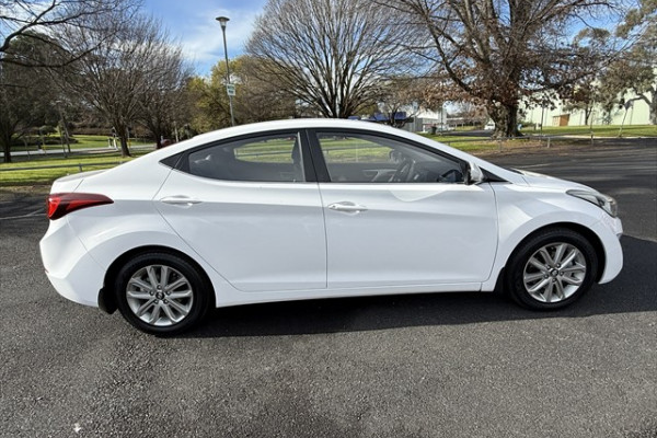 2014 Hyundai Elantra MD3 Trophy Sedan Image 2