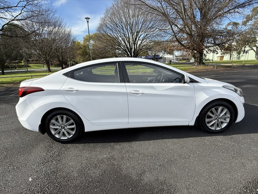 2014 Hyundai Elantra MD3 Trophy Sedan Image 2