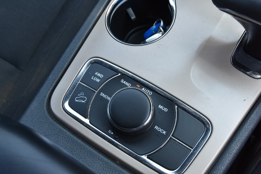 2013 MY14 Jeep Grand Cherokee WK MY2014 Laredo Suv Image 19