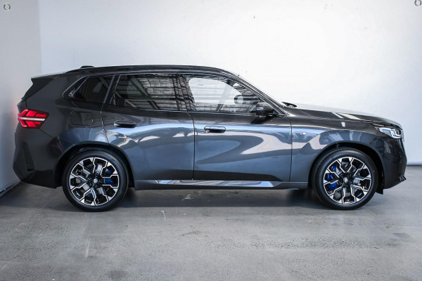 2026 BMW X3 G45 40d xDrive SUV image 3