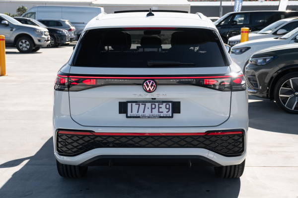 2025 MY26 Volkswagen Tayron R4 195TSI R-Line SUV image 5