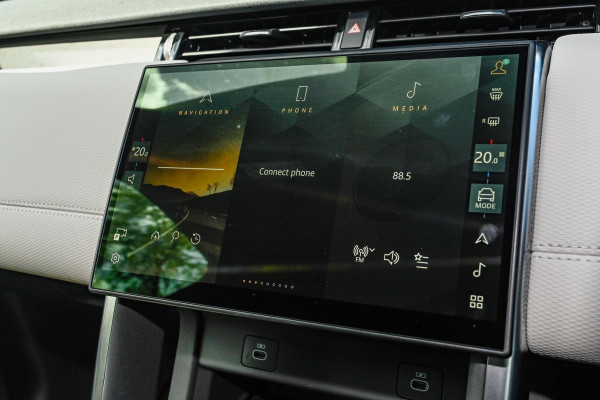 2025 MY25.5 Land Rover Discovery Sport L550 P300e Dynamic SE SUV image 15