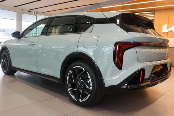 2026 Kia K4 CL4m GT-Line Hatch Image 2