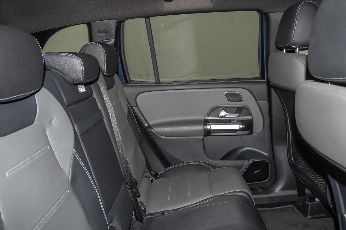 2021 Mercedes-Benz Glb 35 4matic SUV Image 3