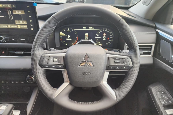 2025 Mitsubishi Outlander ZM LS SUV Image 9